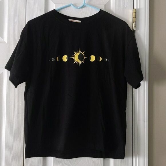 Romwe black  moon phase tshirt Sz L - Picture 1 of 3